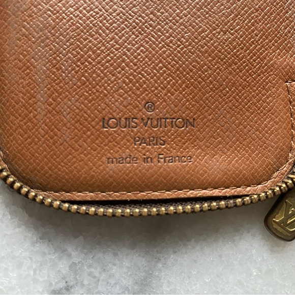 Louis Vuitton Monogram Zip Around Multicles 6 Key Holder - Picture 7 of 16